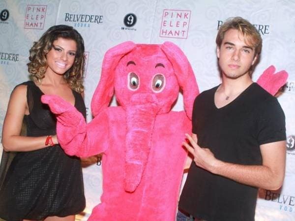 Olin Batista muda status de relacionamento no Facebook, Babi afirma que não foi pedida em namoro