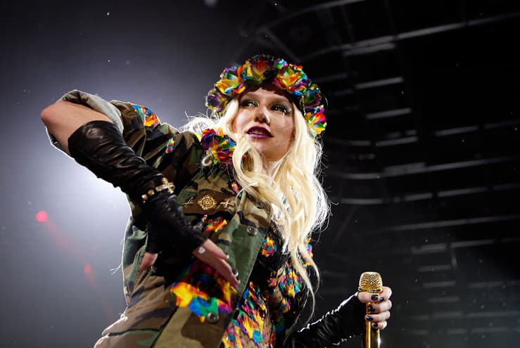Ke$ha se interna em clínica para tratar distúrbio alimentar, diz site
