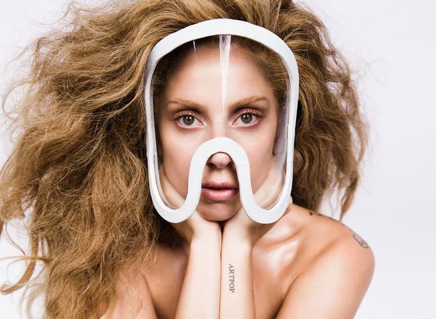De volta às origens: Lady Gaga se reúne com produtor de "Poker Face" para fazer novo disco