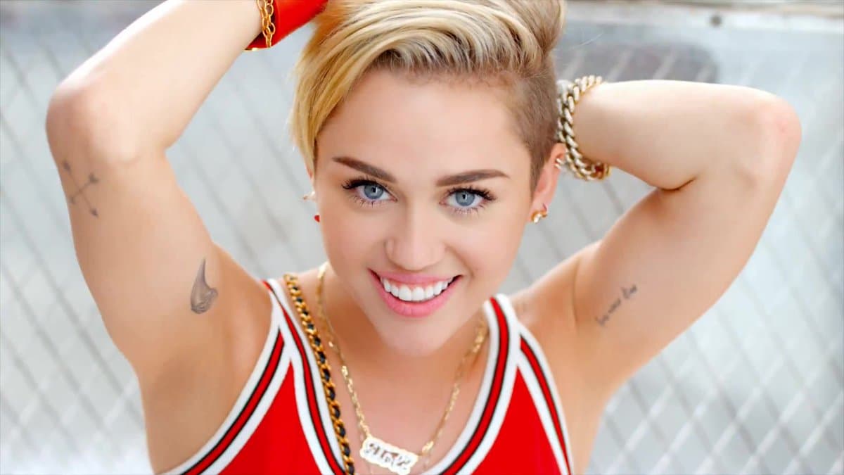 "Estou completamente limpa!", diz Miley Cyrus sobre parar de usar drogas
