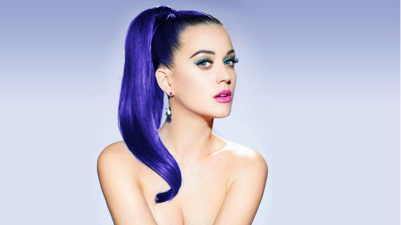 Katy Perry manda recado para rapaz que namorou impostora por anos crendo que era ela